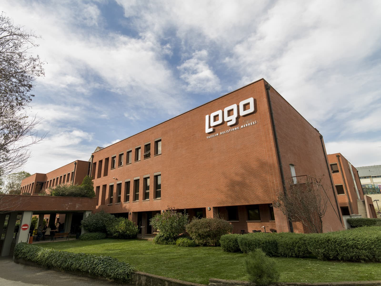About-us-logo